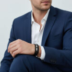 دستبند چرمی سه لاین مردانه با قفل مگنتی – مدل کلاسیک