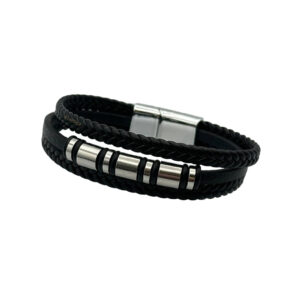 جزئیات بافت چرم و قفل مگنتی دستبند مردانه