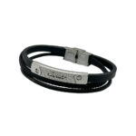 دستبند چرمی سه لاین مشکی Cartier روی دست مردانه