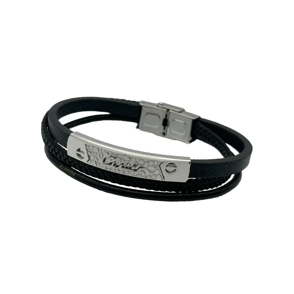دستبند چرمی سه لاین مشکی Cartier روی دست مردانه