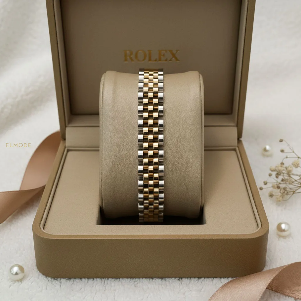 نمای نزدیک از جزئیات قفل و طرح دستبند رولکس مدل elm6238