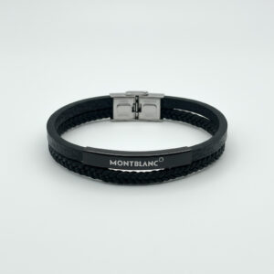 نمای نزدیک از قفل و بافت چرم دستبند مردانه MontBlanc مدل ELM6377