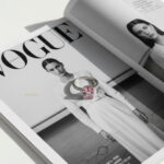 نمای نزدیک از نگین‌های انگشتر زنانه استیل مدل elm8295