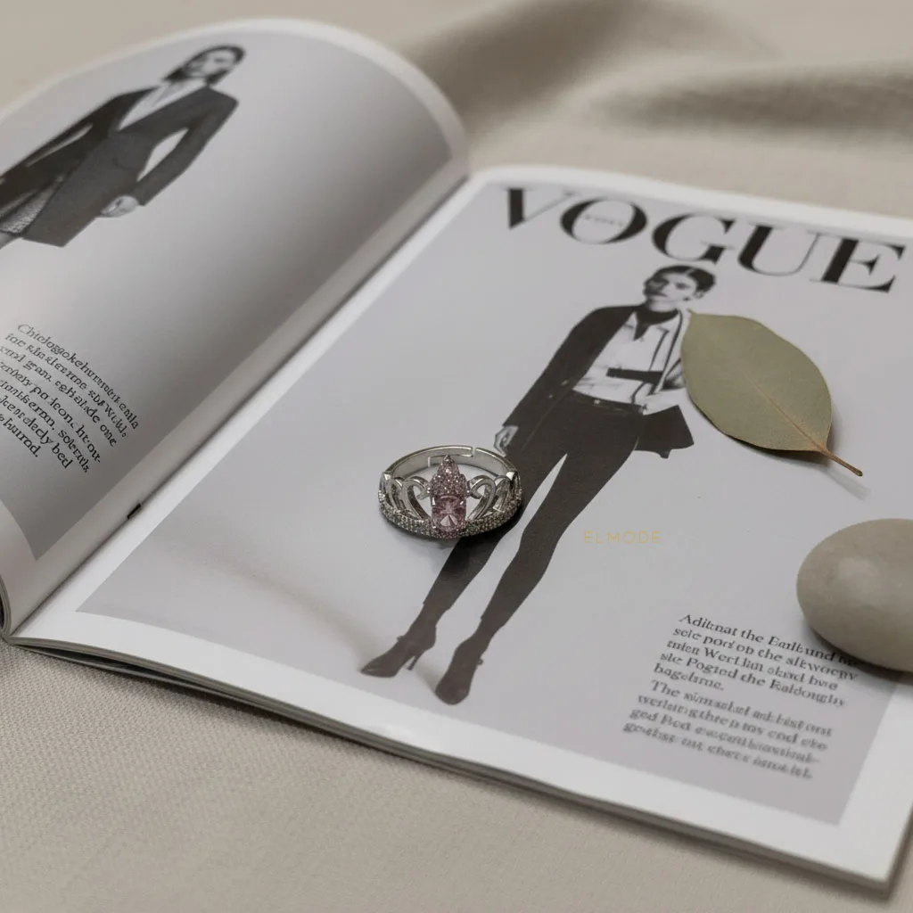 نمای نزدیک از انگشتر نگین‌دار زنانه استیل براق مدل elm8296